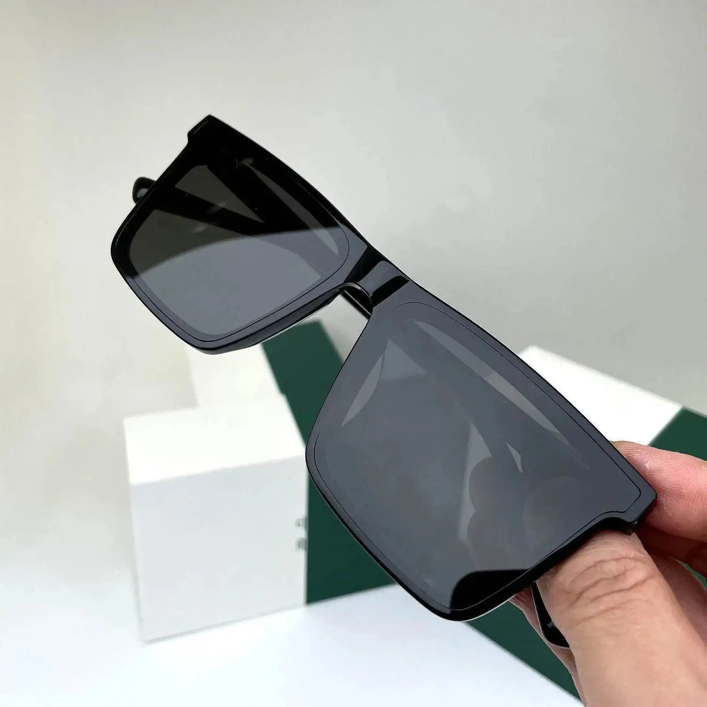 2024 Stylish UV-Blocking Sunglasses